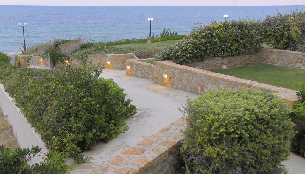 Sea View Beachfront Villa Peri Gouves Exteriér fotografie