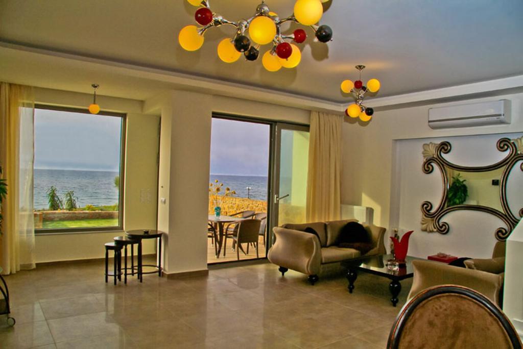 Sea View Beachfront Villa Peri Gouves Exteriér fotografie